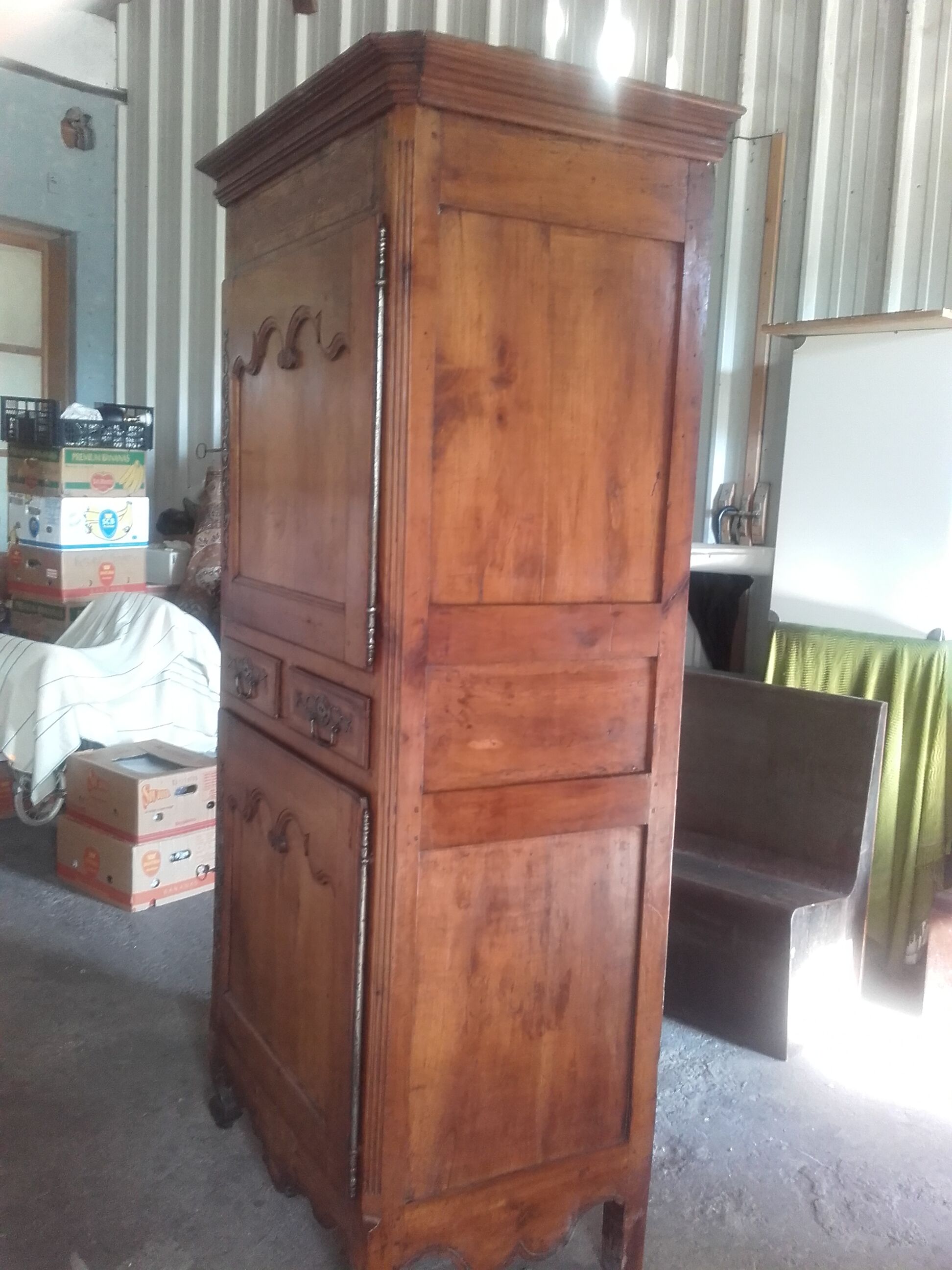Wardrobe in 18th century walnut