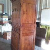 Wardrobe in 18th century walnut