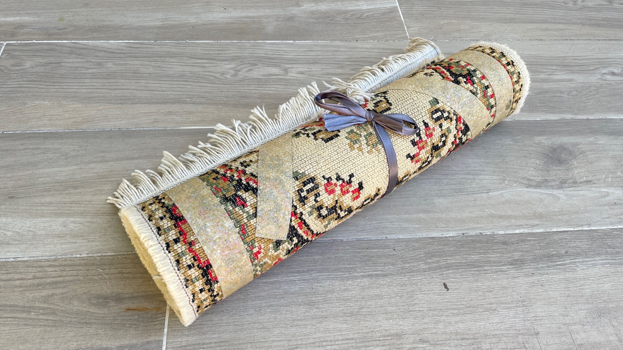 Beige mechanical carpet 80s