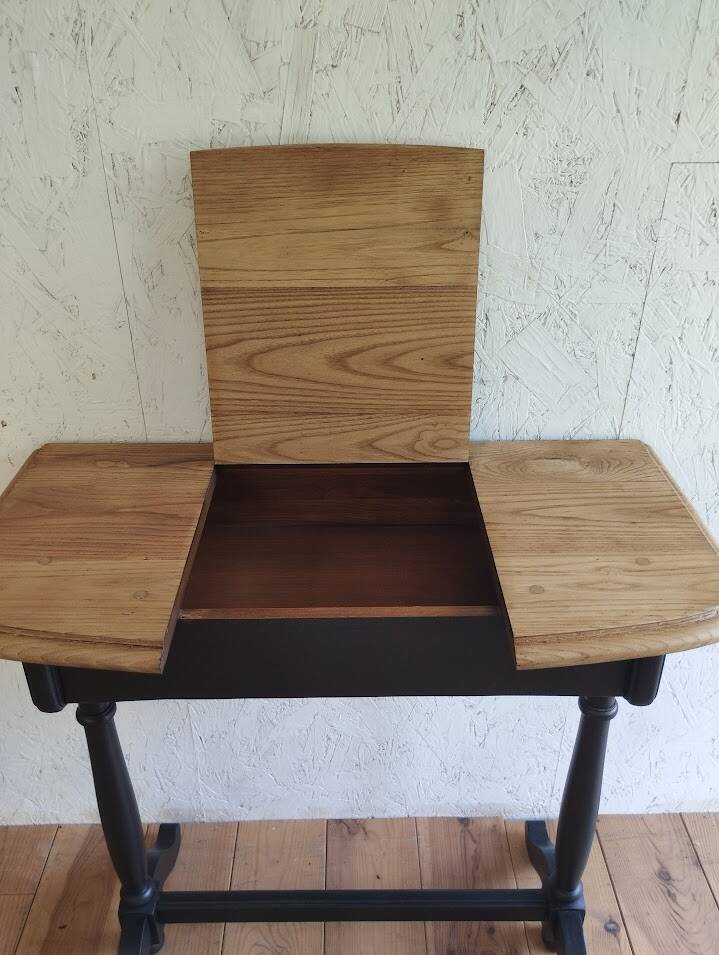 Console, desk, lectern