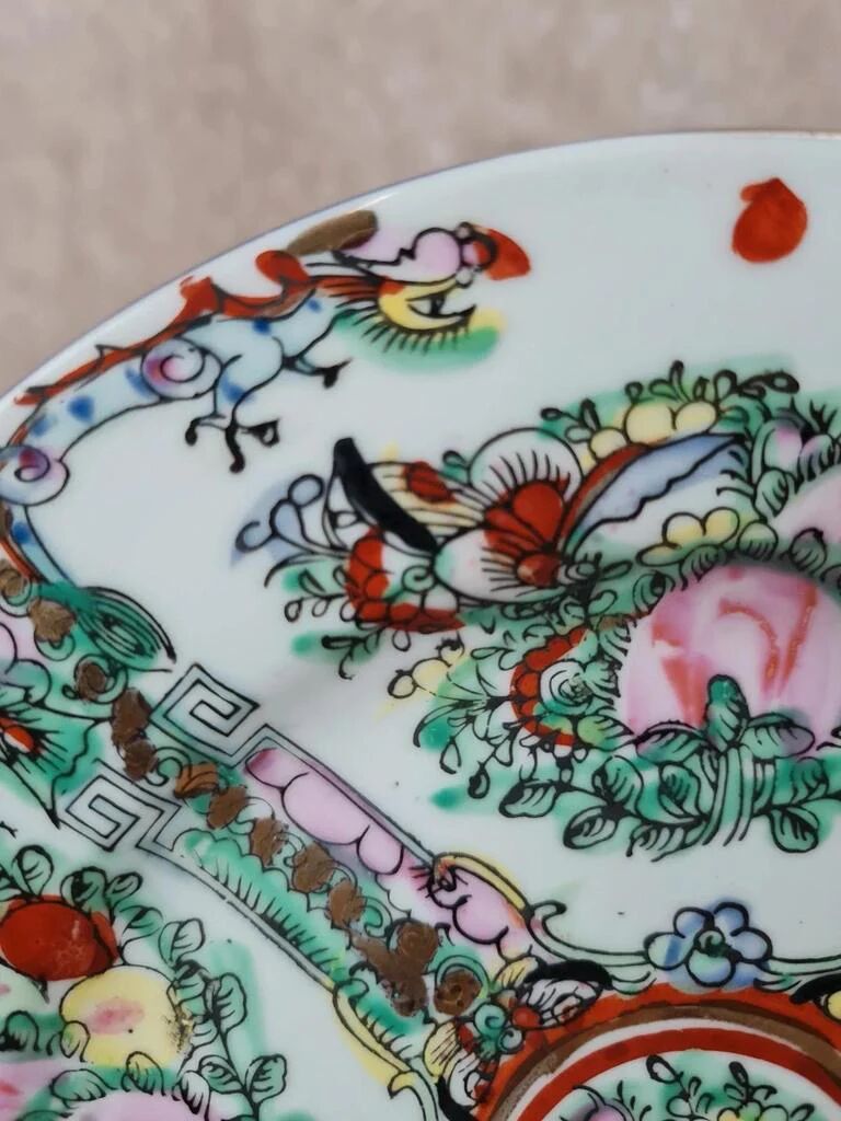 Antique plate made of Macao porcelain, hand-decorated.