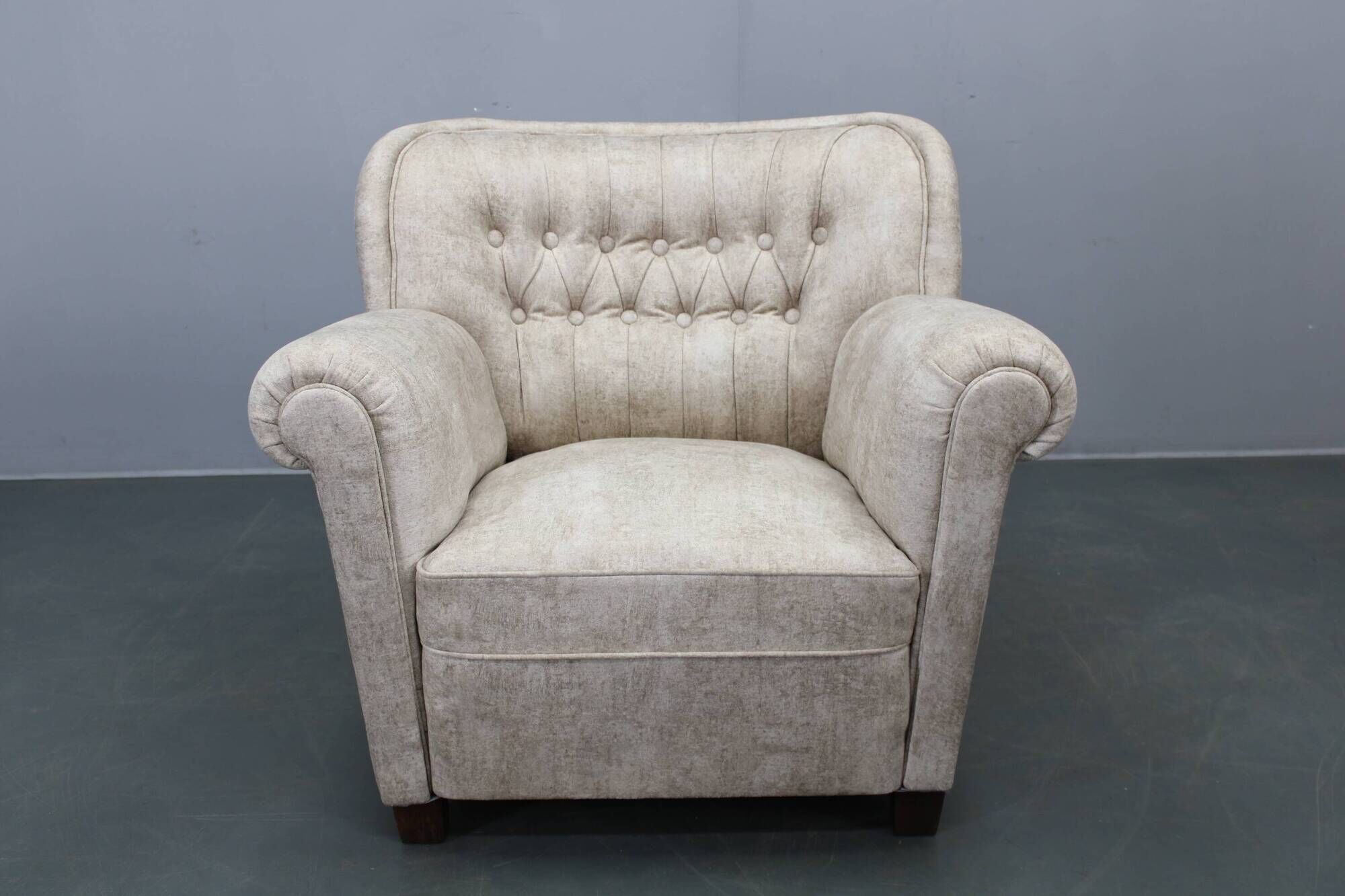 Pair of Art Deco club armchairs, Czechoslovakia, 1940s