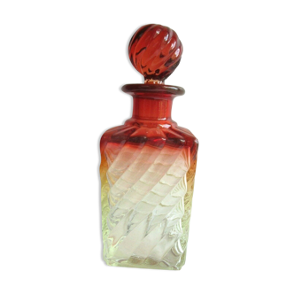 Flacon à parfum cristal Baccarat rouge dégradé modèle Bambou côtes torses, 18 cm