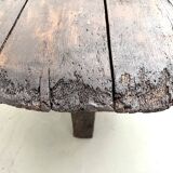 Round table in popular oak, circa 1880.