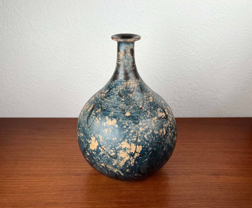 Brutalist mid-century studio pottery vase by Gerhard Liebenthron, 1975.