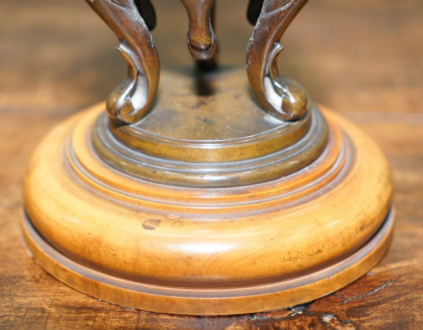 Paire de bougeoirs en bronze période Meiji vers 1870