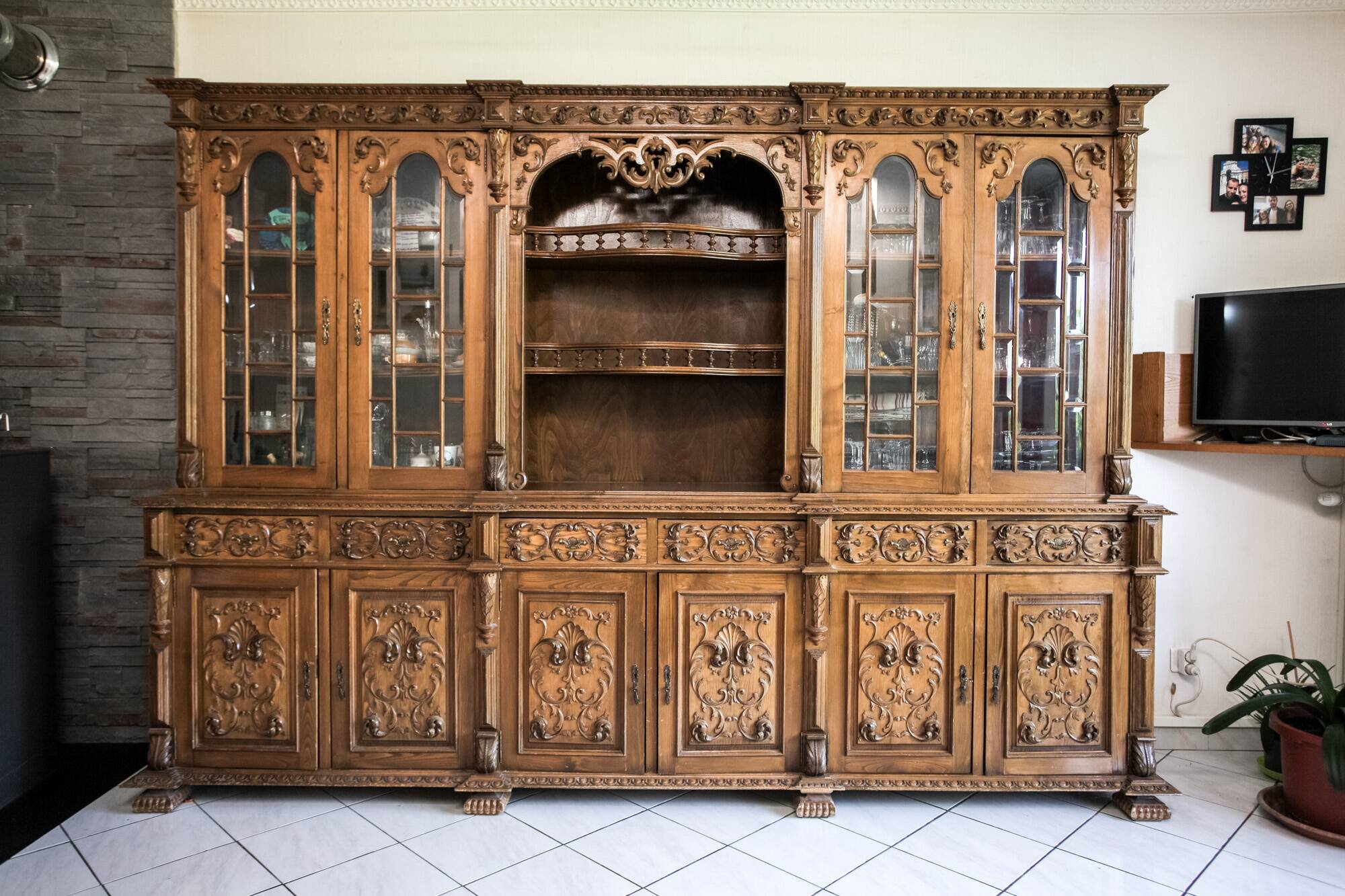 Old carved sideboard Portugal vintage solid wood