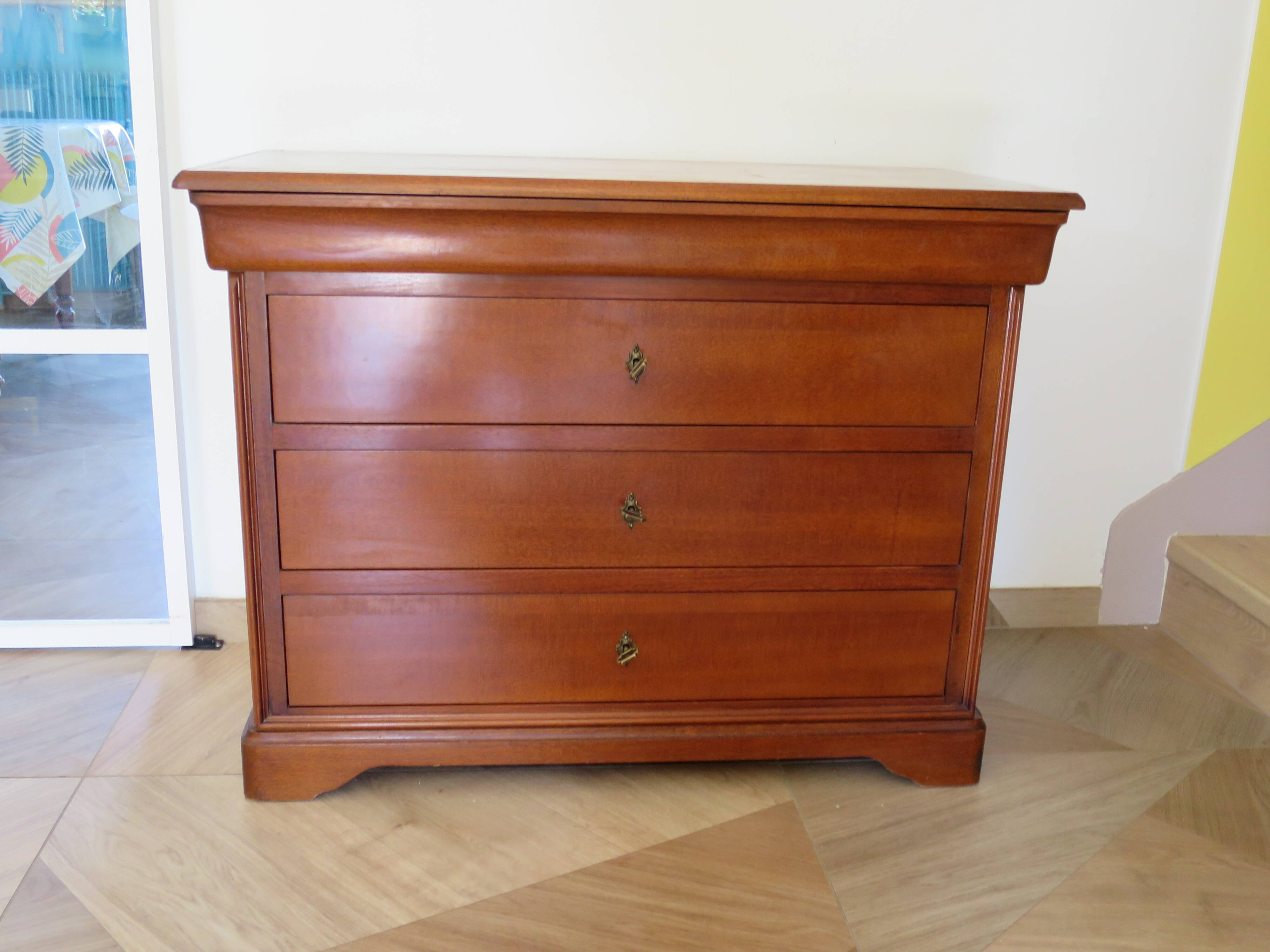 commode à doucine-merisier–4 tiroirs -serrures-Années 80–Louis Philipe