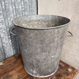 Ancient galvanized zinc laundry basin (133)