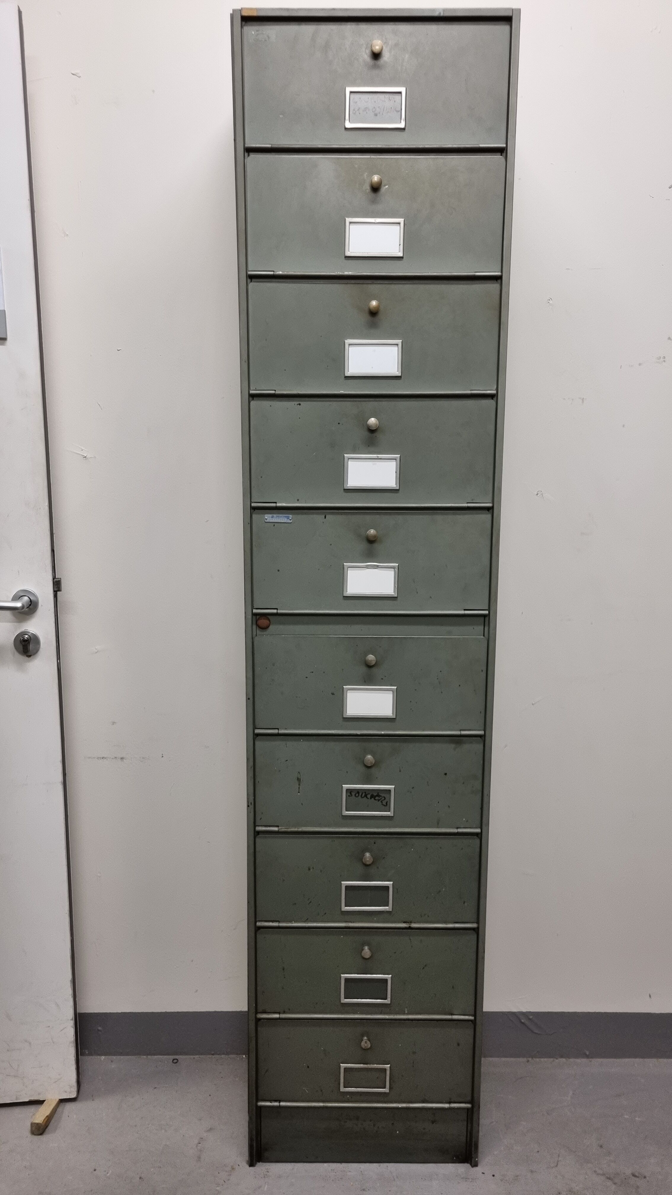 Old industrial valve cabinet 10 lockers