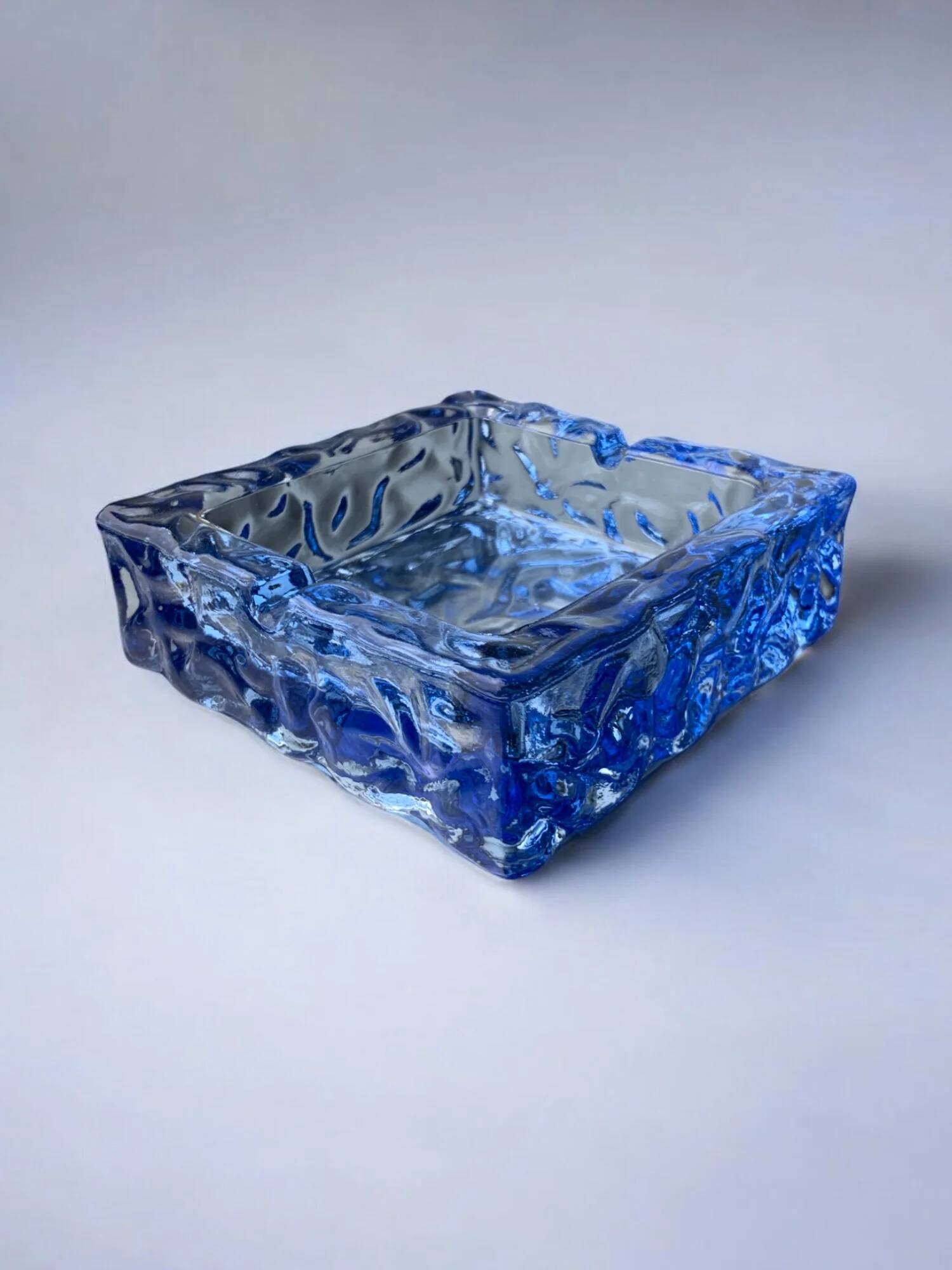 Ice cube ashtray by Antonio Imperatore, blue Murano glass, Italy, 1970s