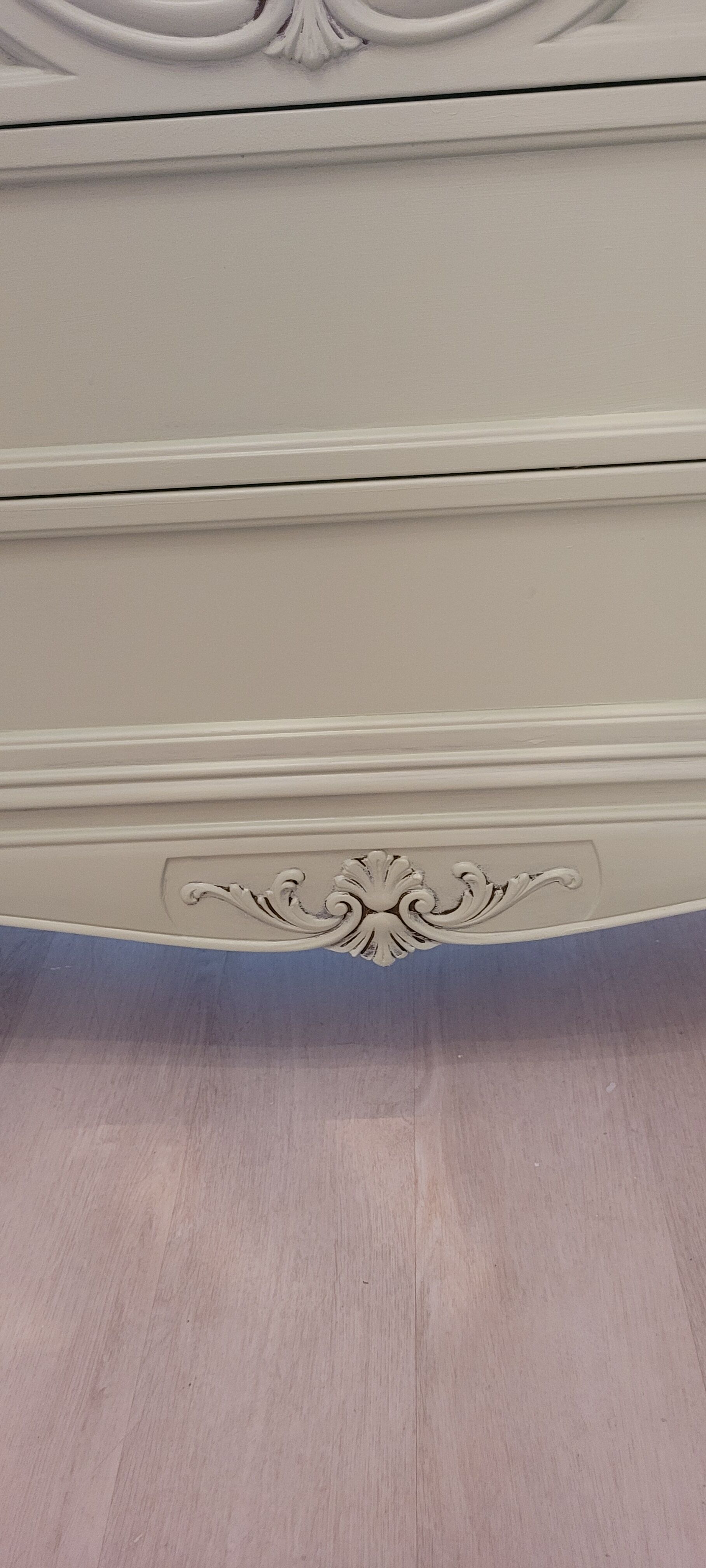 Louis XV style chest of drawers