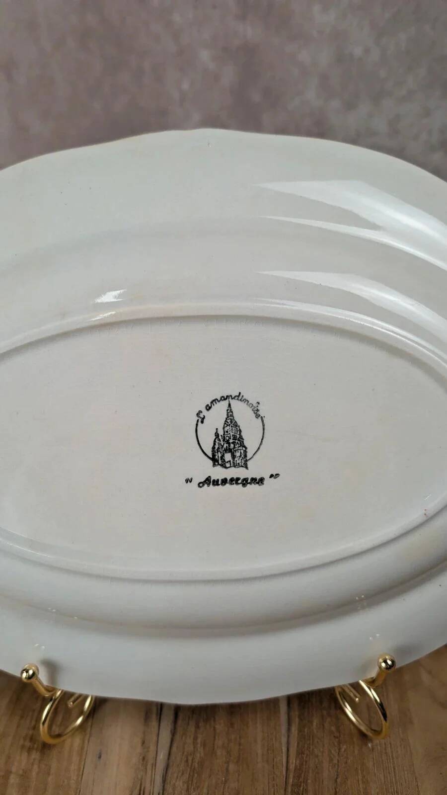 Oval plate L’amandinoise, model Auvergne