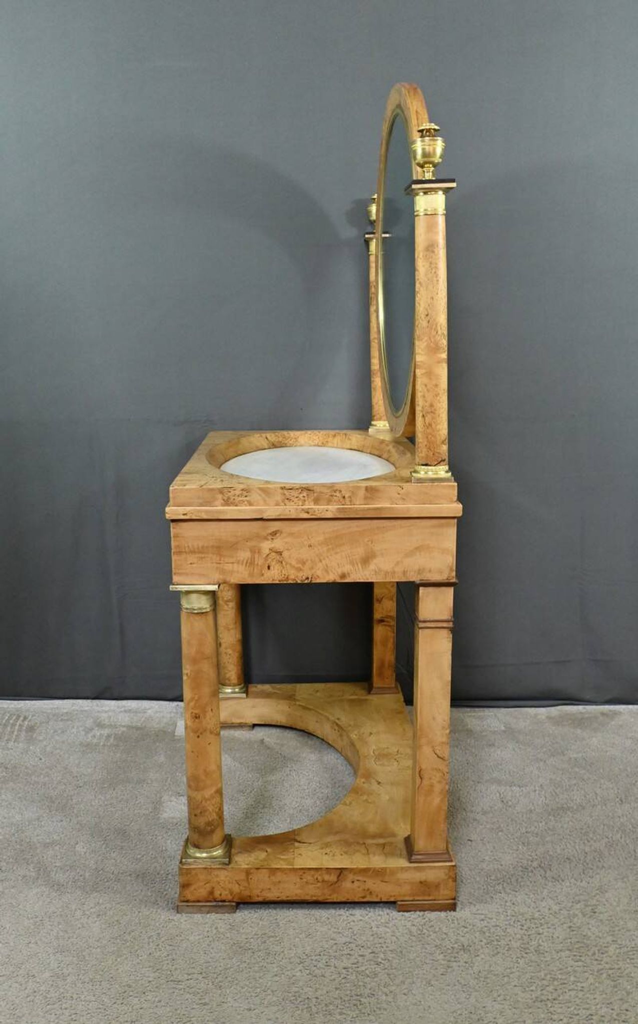Dressing table in elm burl veneer, Empire period – Early 19th century