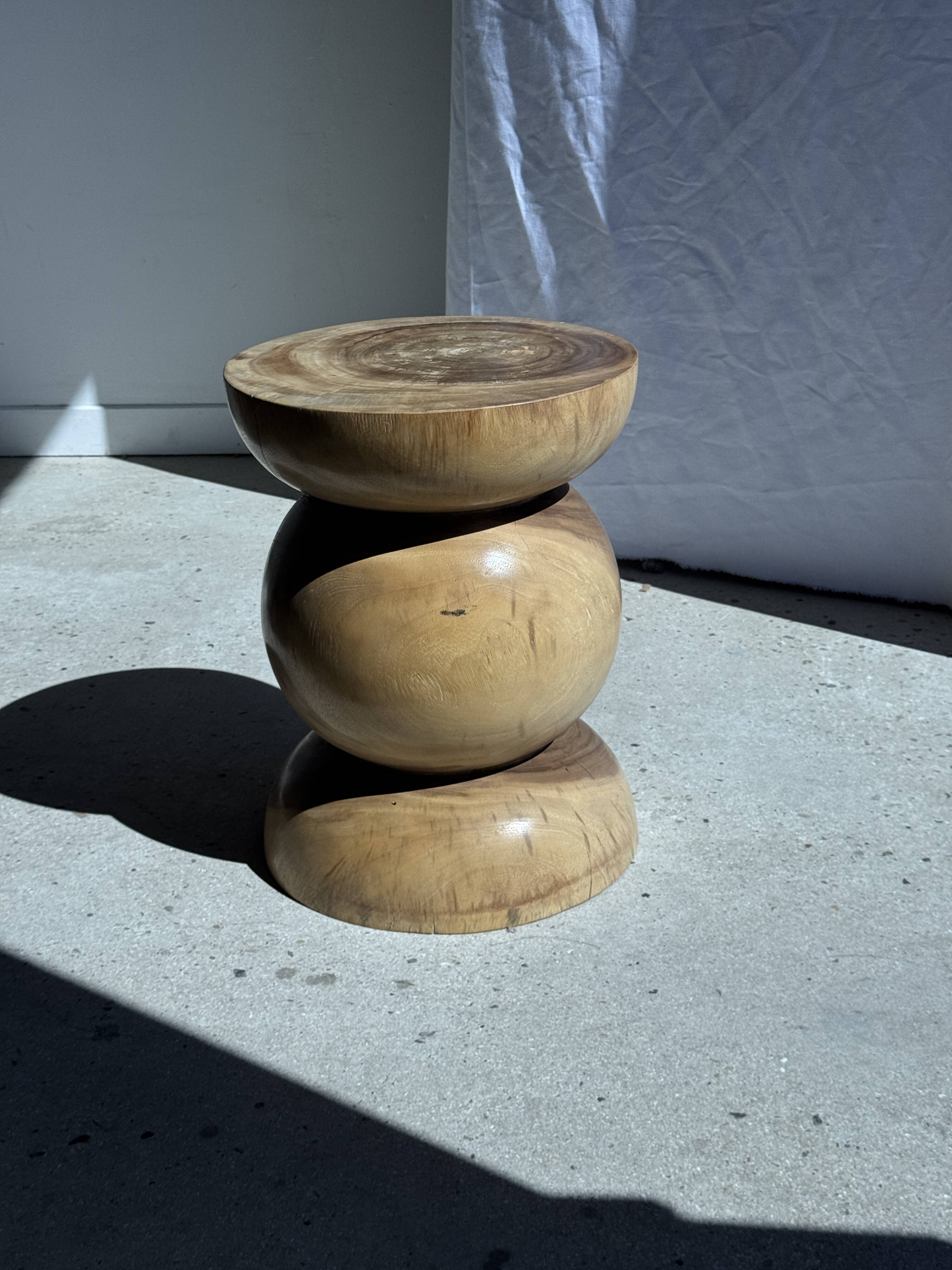 Stool, side table, end table in solid suar wood, spheres H50 D39.