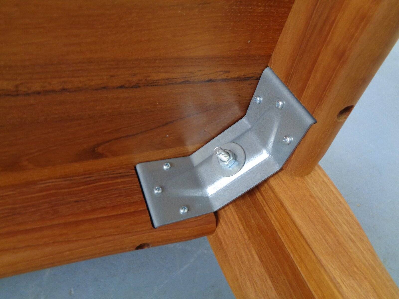 Small teak dining table from Dyrlund, 1970s