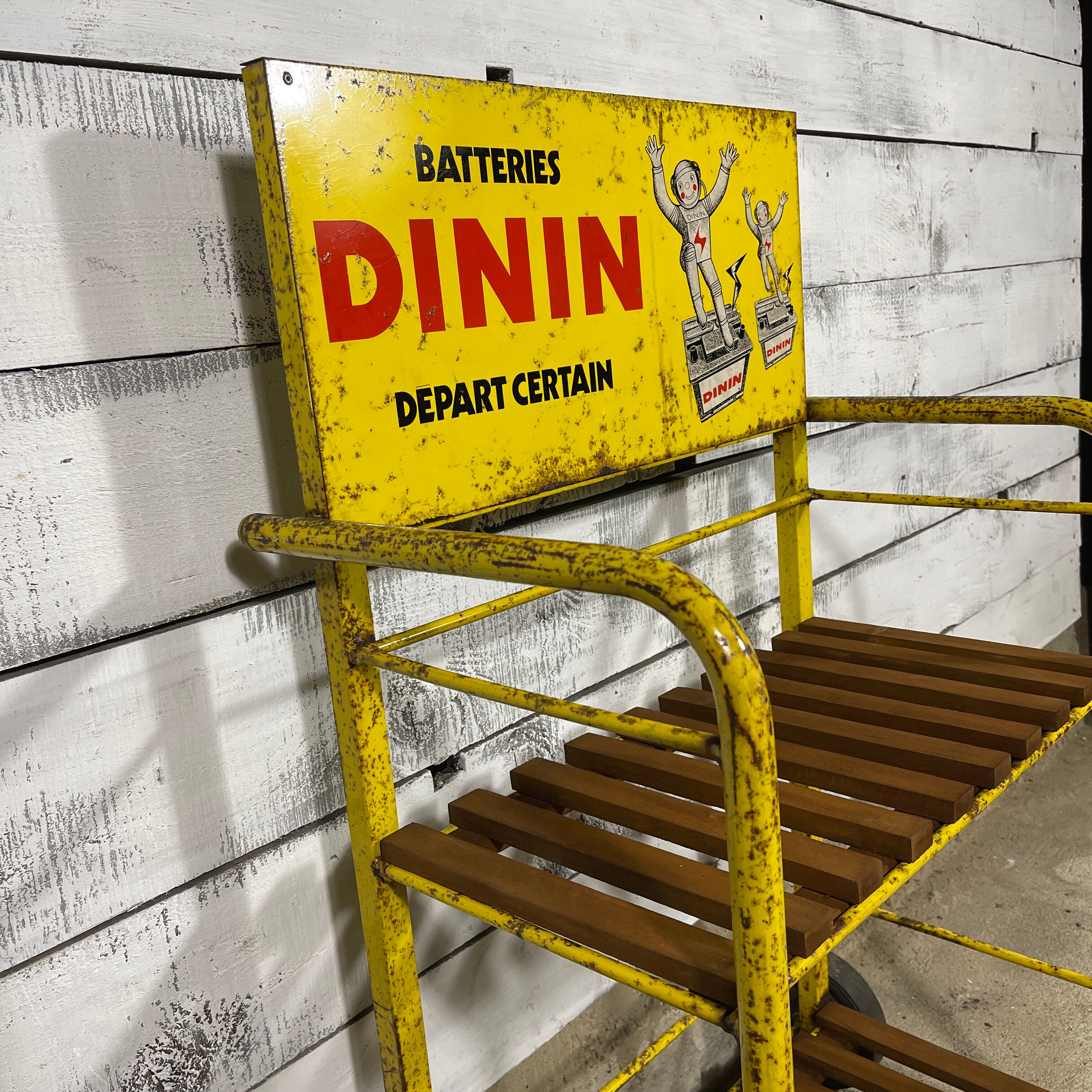 Dinin battery display