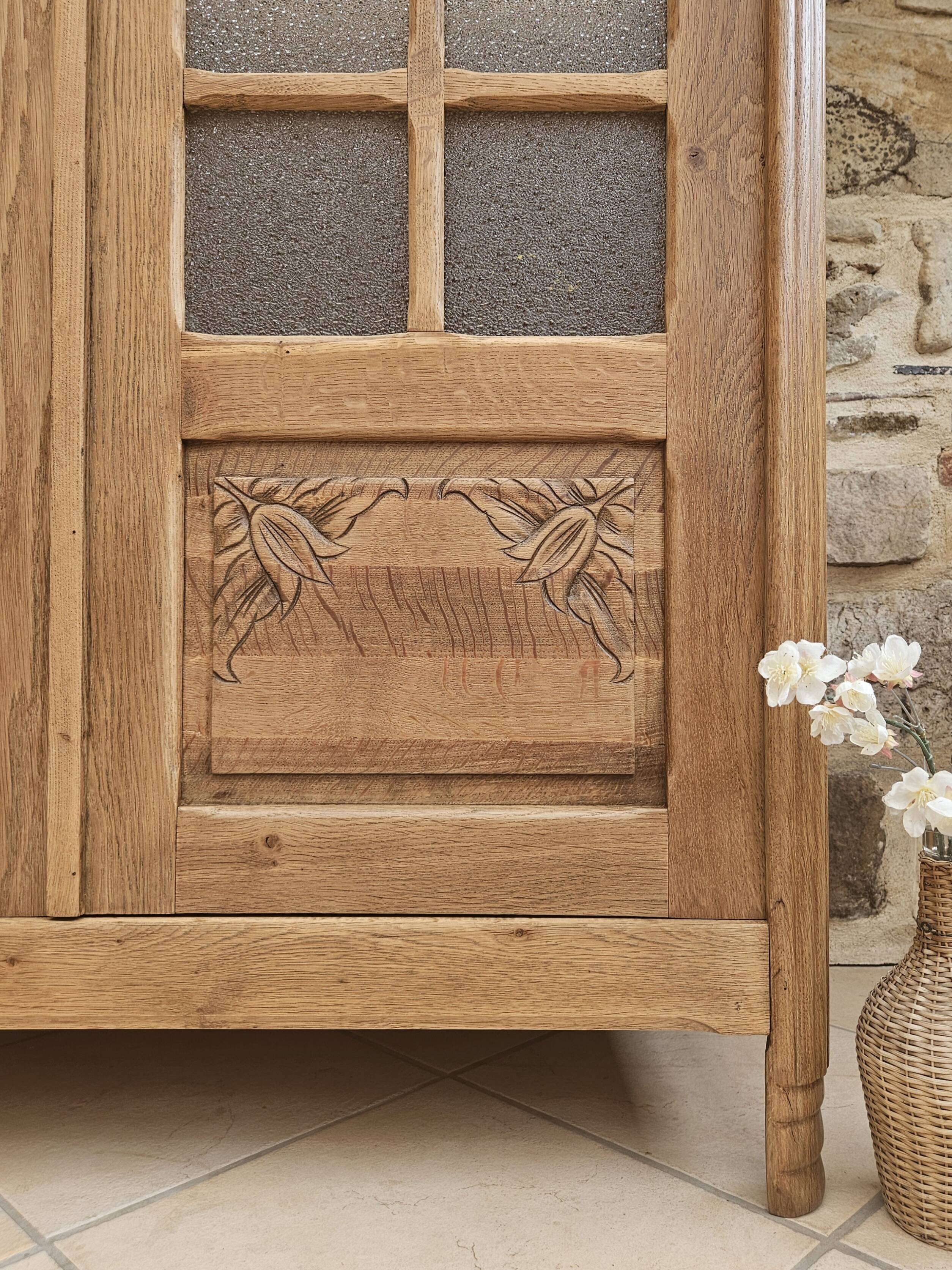 Art Deco display cabinet from Paris