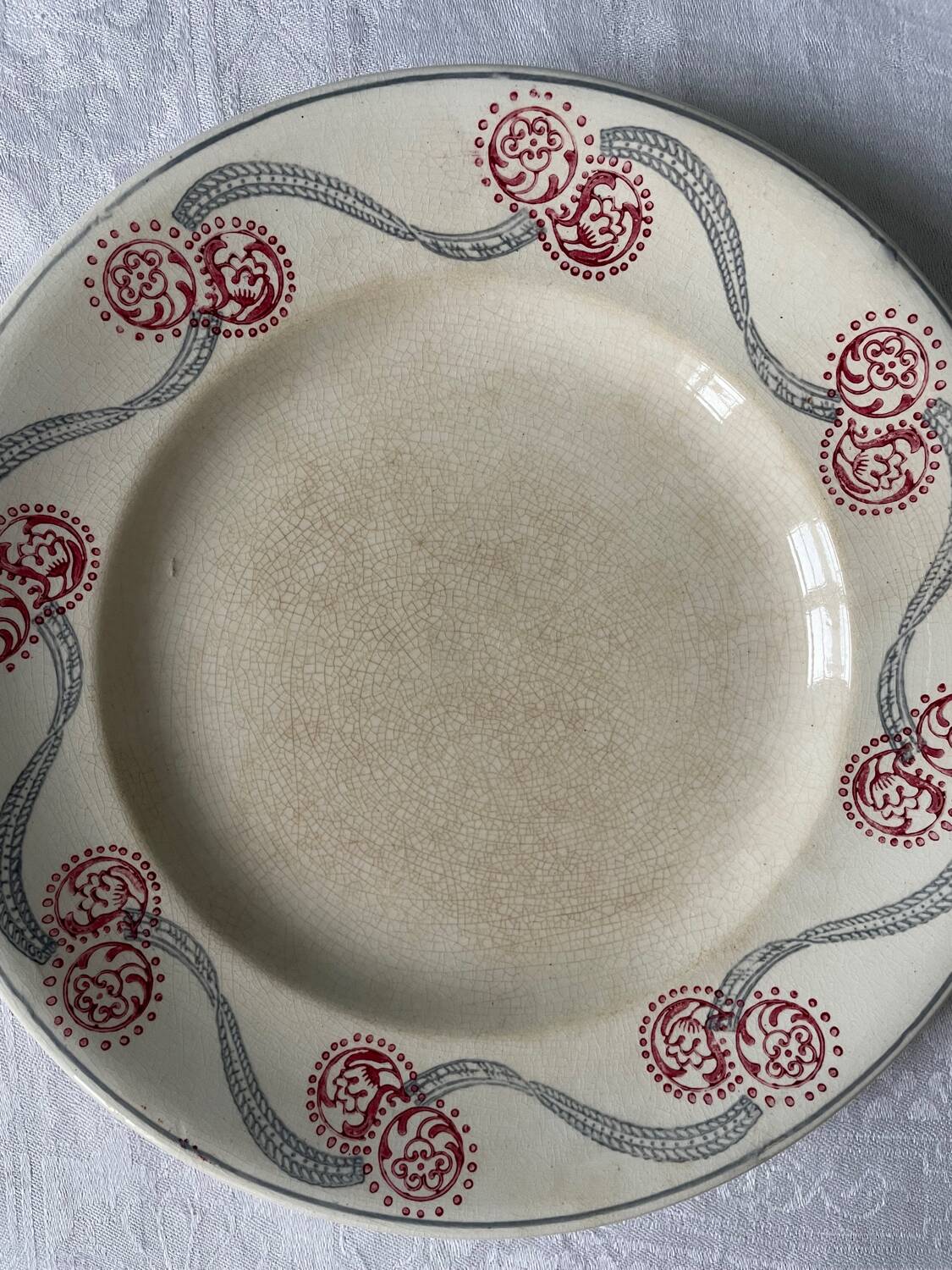 Series of 8 dessert plates 1900 in Longwy earthenware