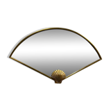 Miroir en forme d'éventail Deknudt orné d'un motif de coquillage doré, Belgique, années 1980