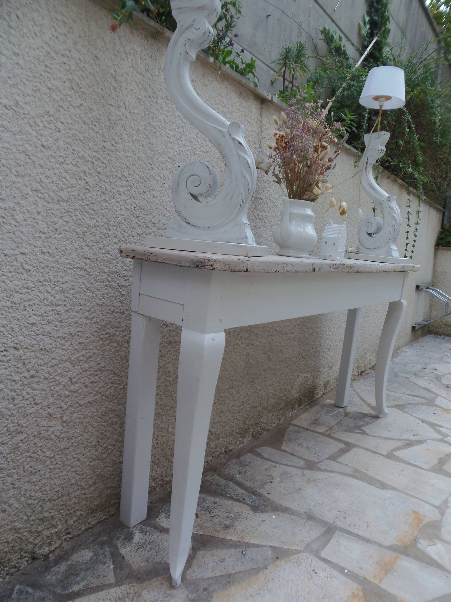 Console with a cotton grey patinated base, top in bleached walnut.