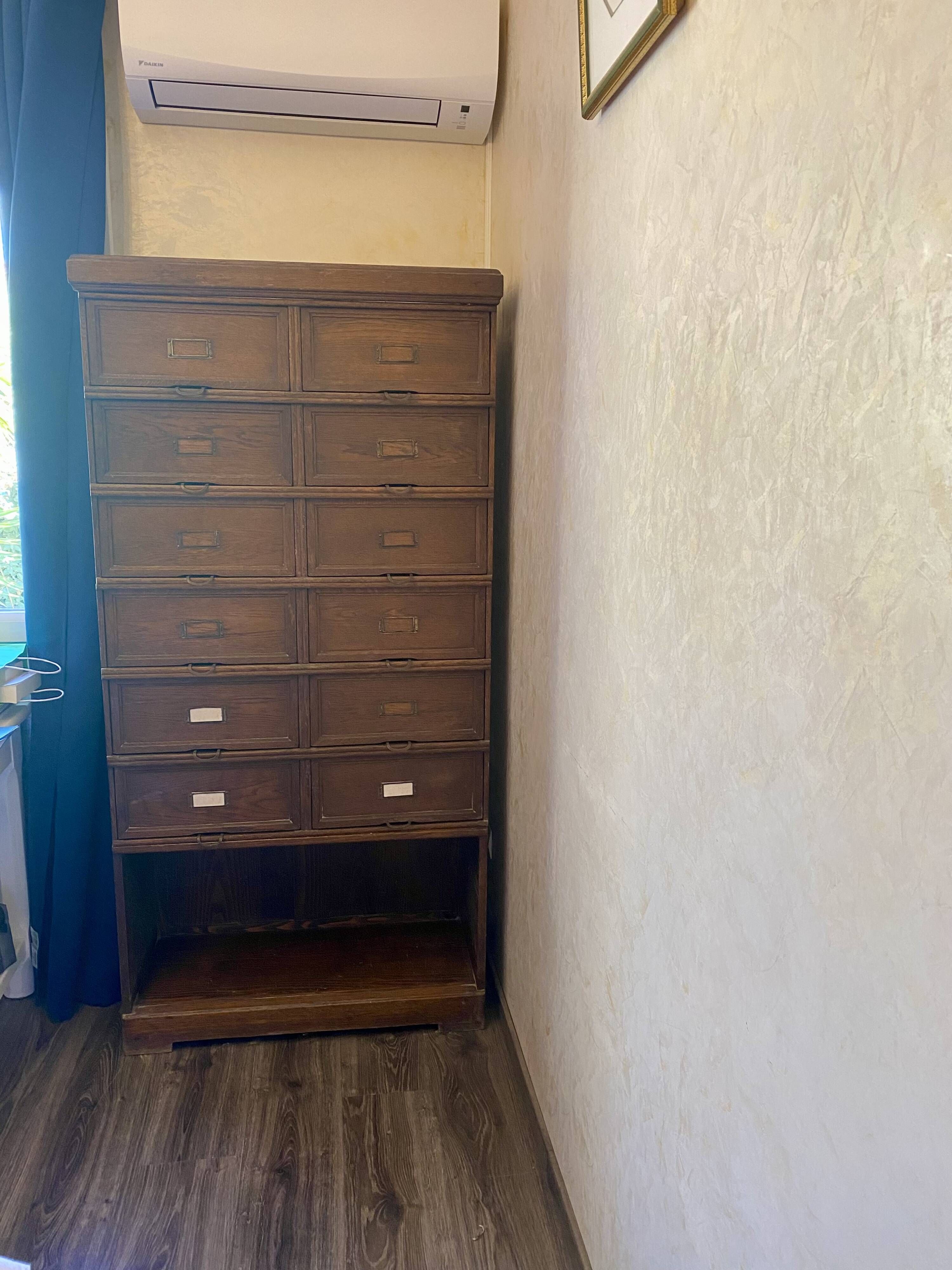 Antique tradesman's cabinet with 12 flap drawers + oak niche - 1930s