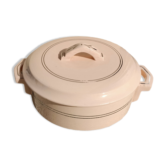 Vegetable or soup pot in pink Longwy