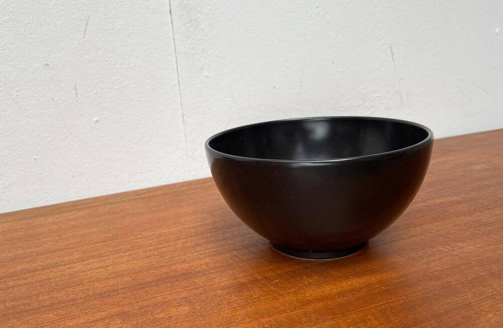 Mid-century German minimalist ceramic bowl by Wächtersbach, 1960s.