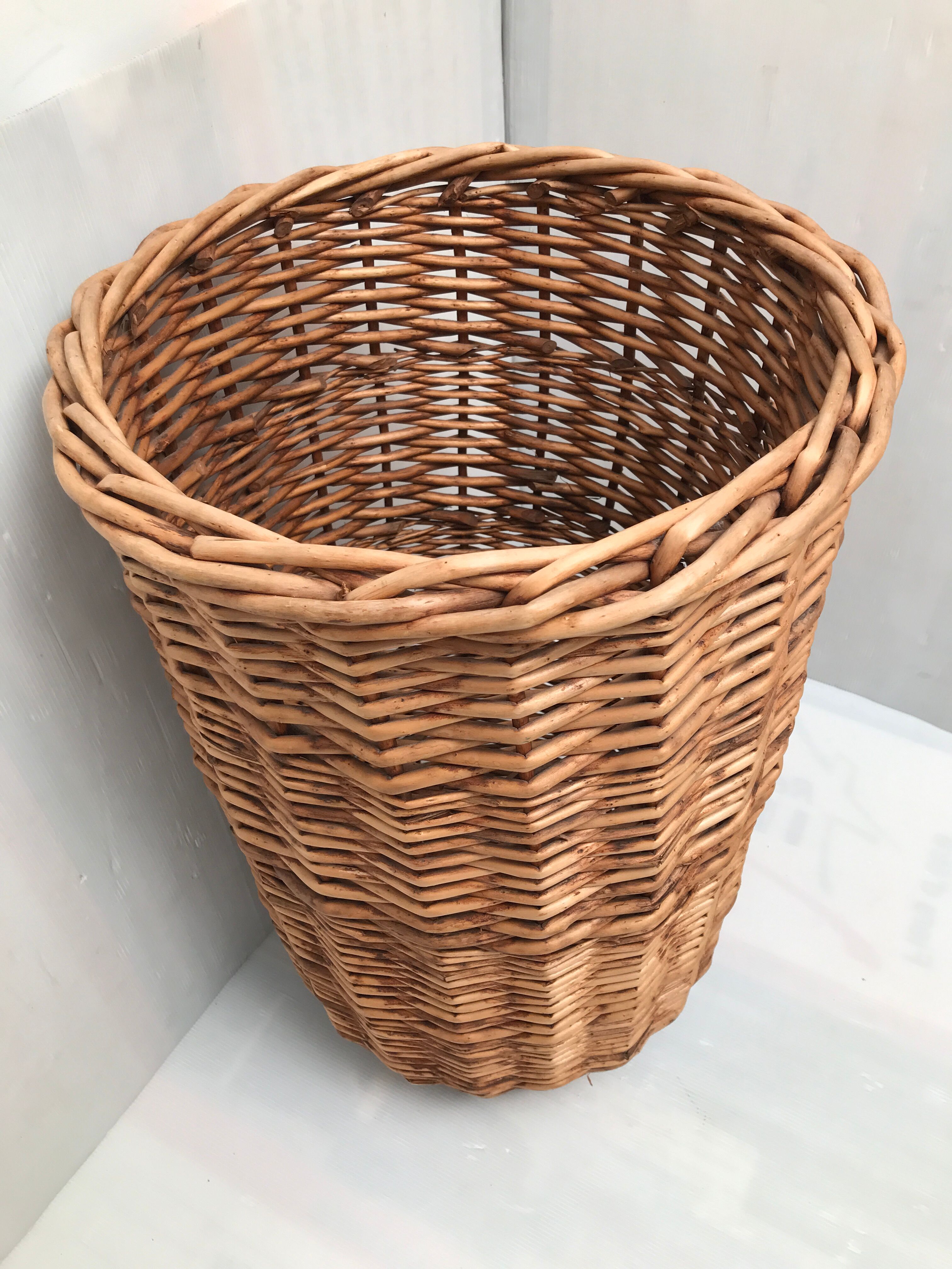 Vintage top basket
