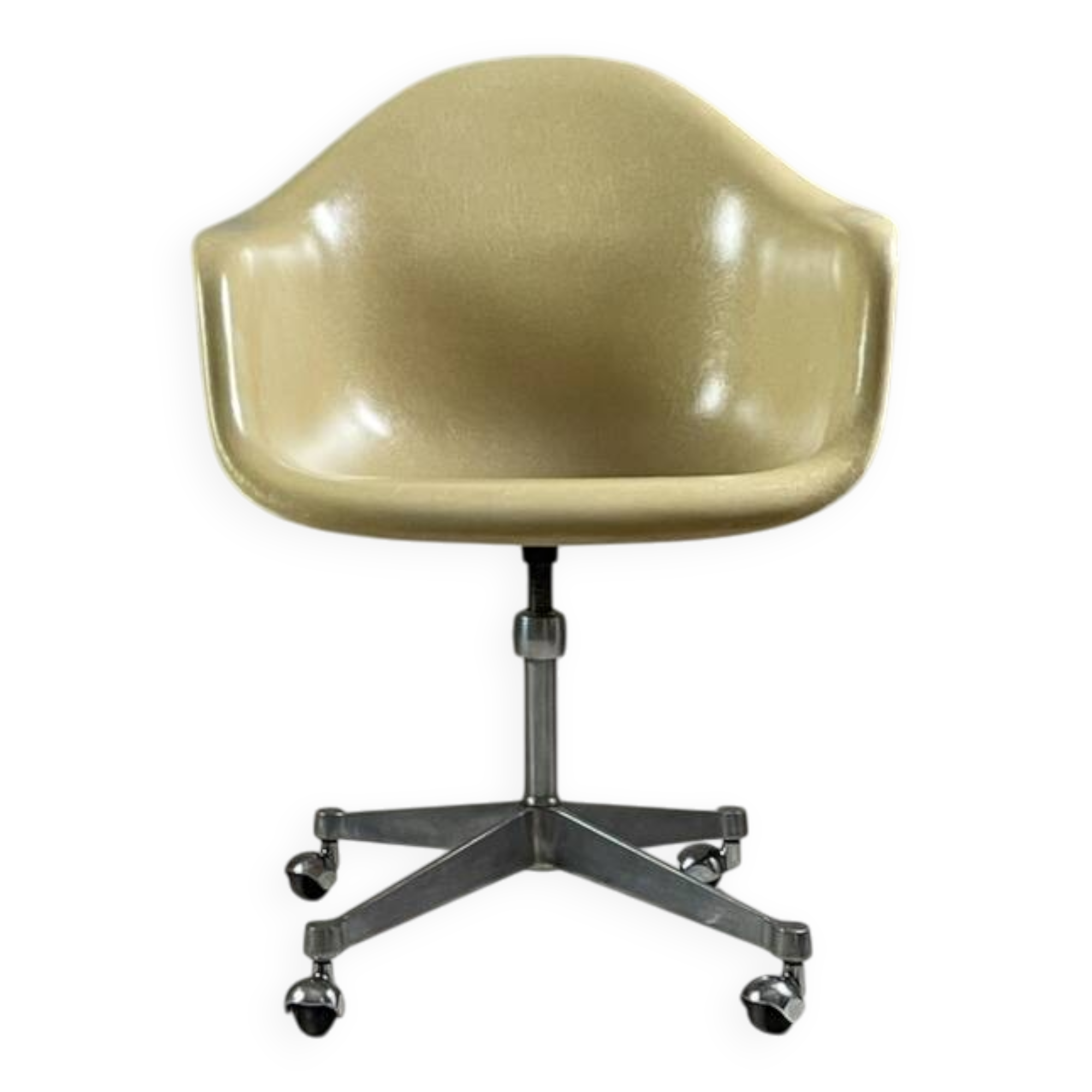 Fiberglass armchair by Charles Eames for Herman Miller, 1960