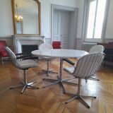 Arne Jacobsen A 825 dining table and 4 vintage chairs