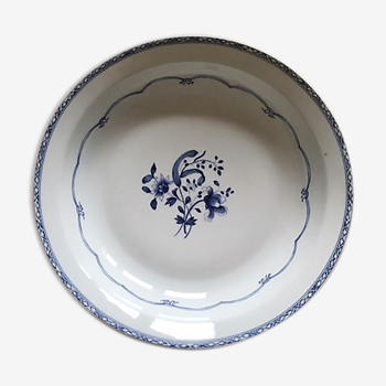 Round serving dish