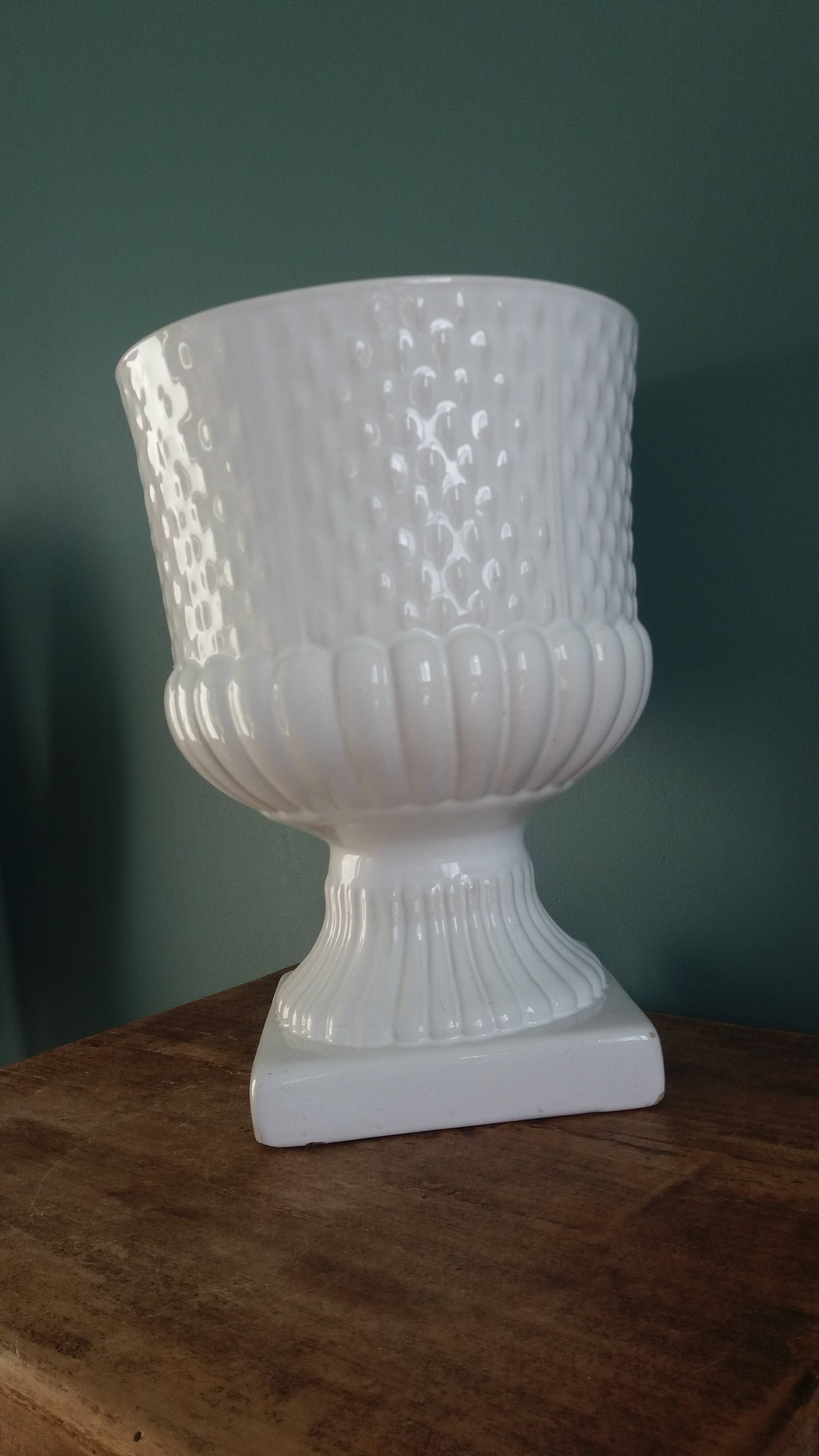 Médicis planter pot vase Saint Clément France Pompadour