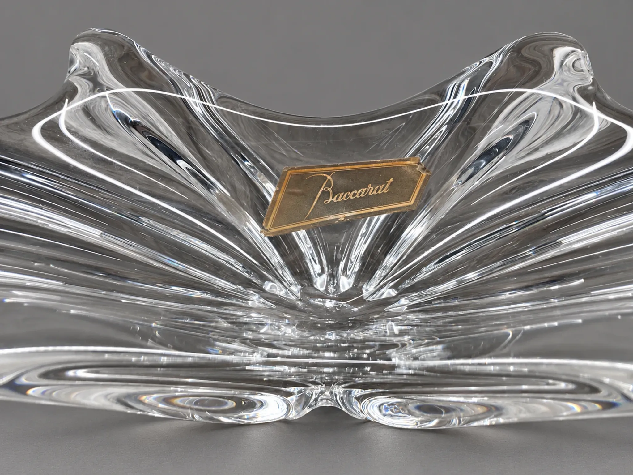 Grande coupe Baccarat en cristal – Centre de table sculptural vintage