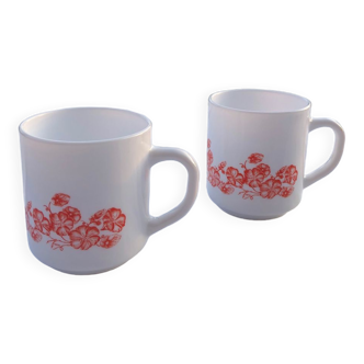 Set of 2 floral Arcopal cups
