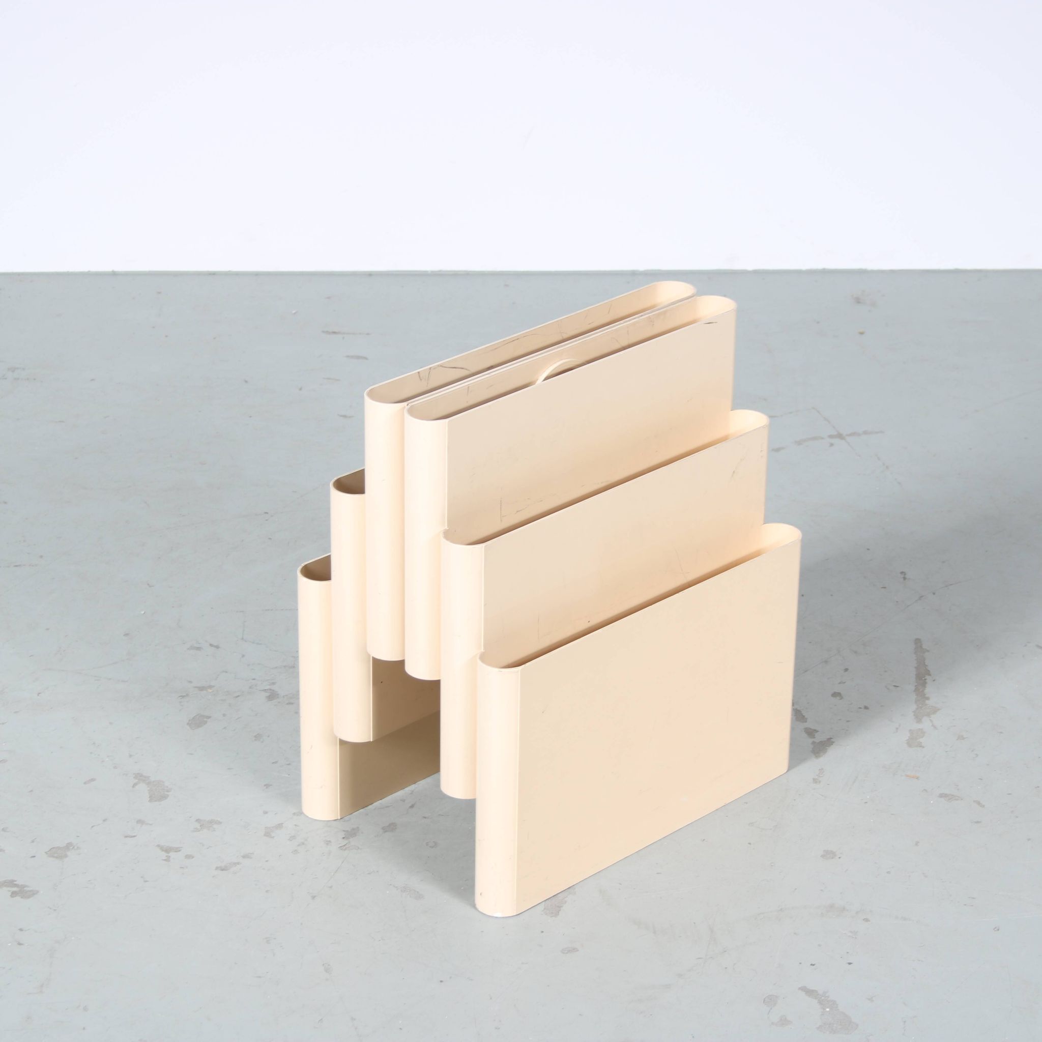 1960s Magazine rack by Giotto Stoppino for Kartell, Italy