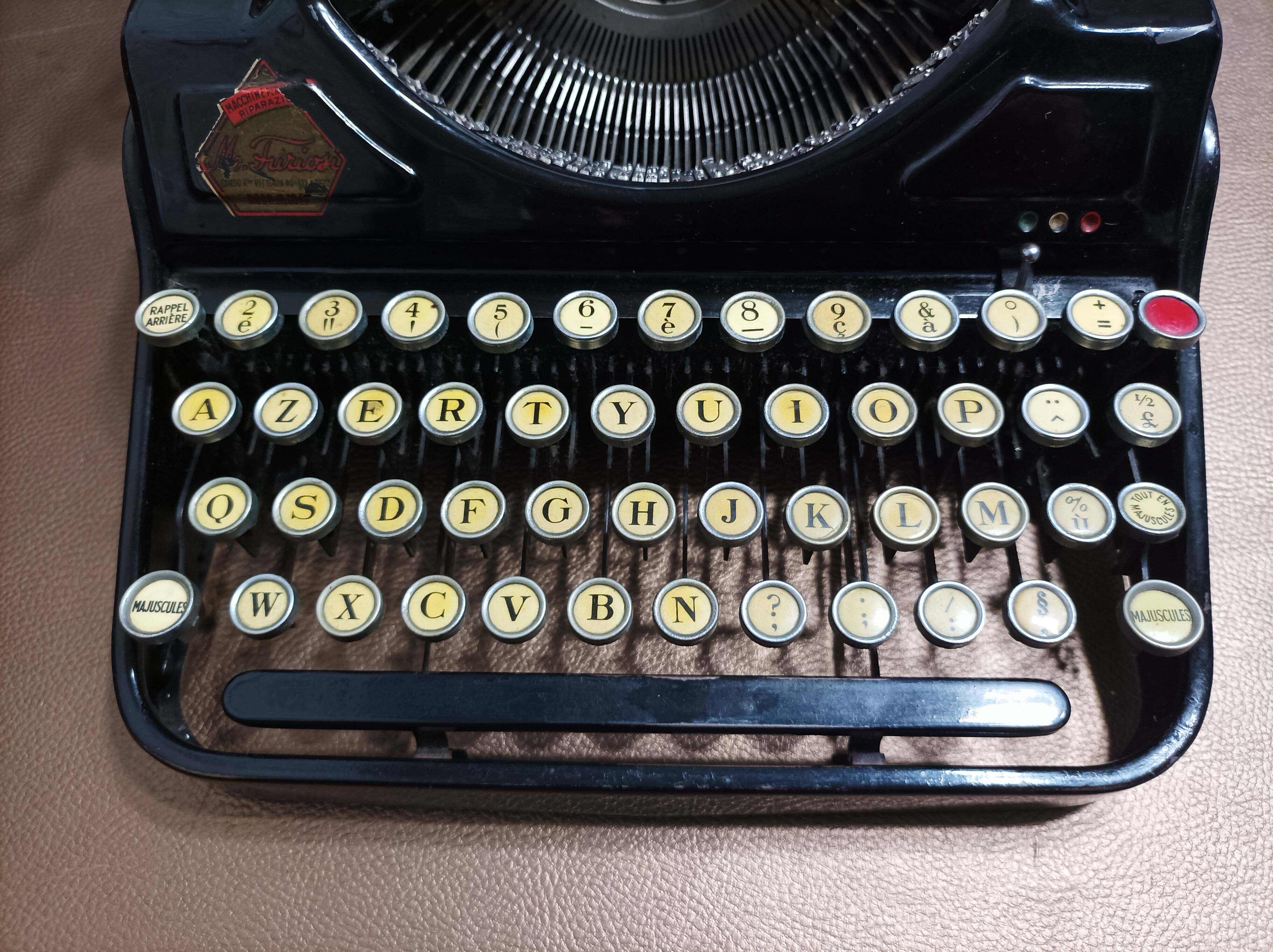 Machine à écrire s.i.m modèle  novalevi années 30 - rare