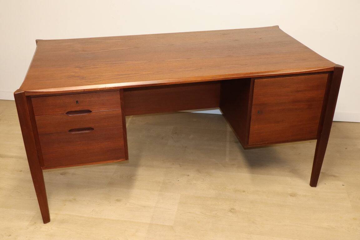 Vintage desk by Wilhelm Renz in double-sided teak, 1960s