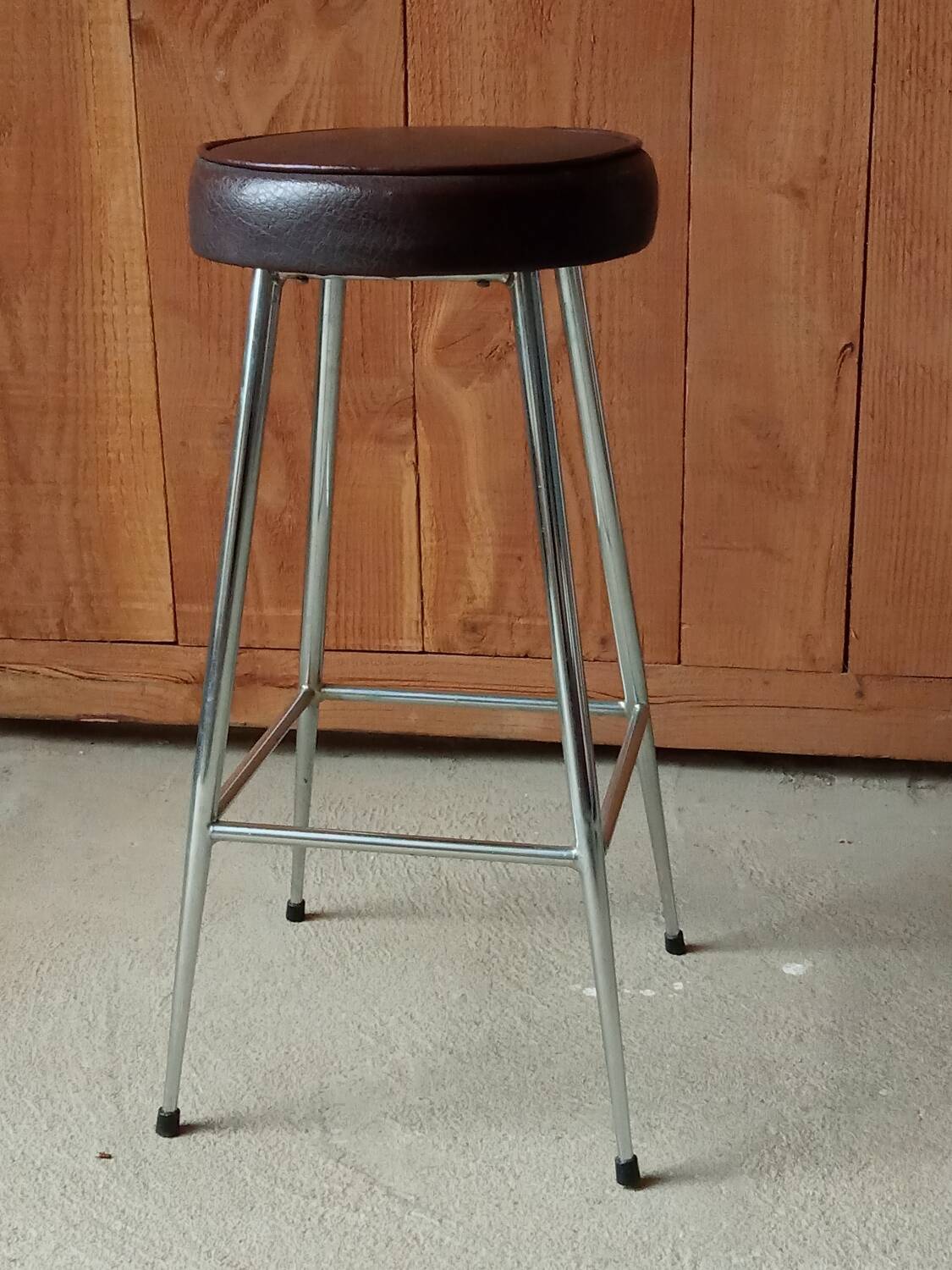 High leatherette stool