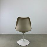 Tulip chair Eero Saarinen for Knoll International
