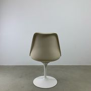 Chaise Tulip Eero Saarinen pour Knoll International