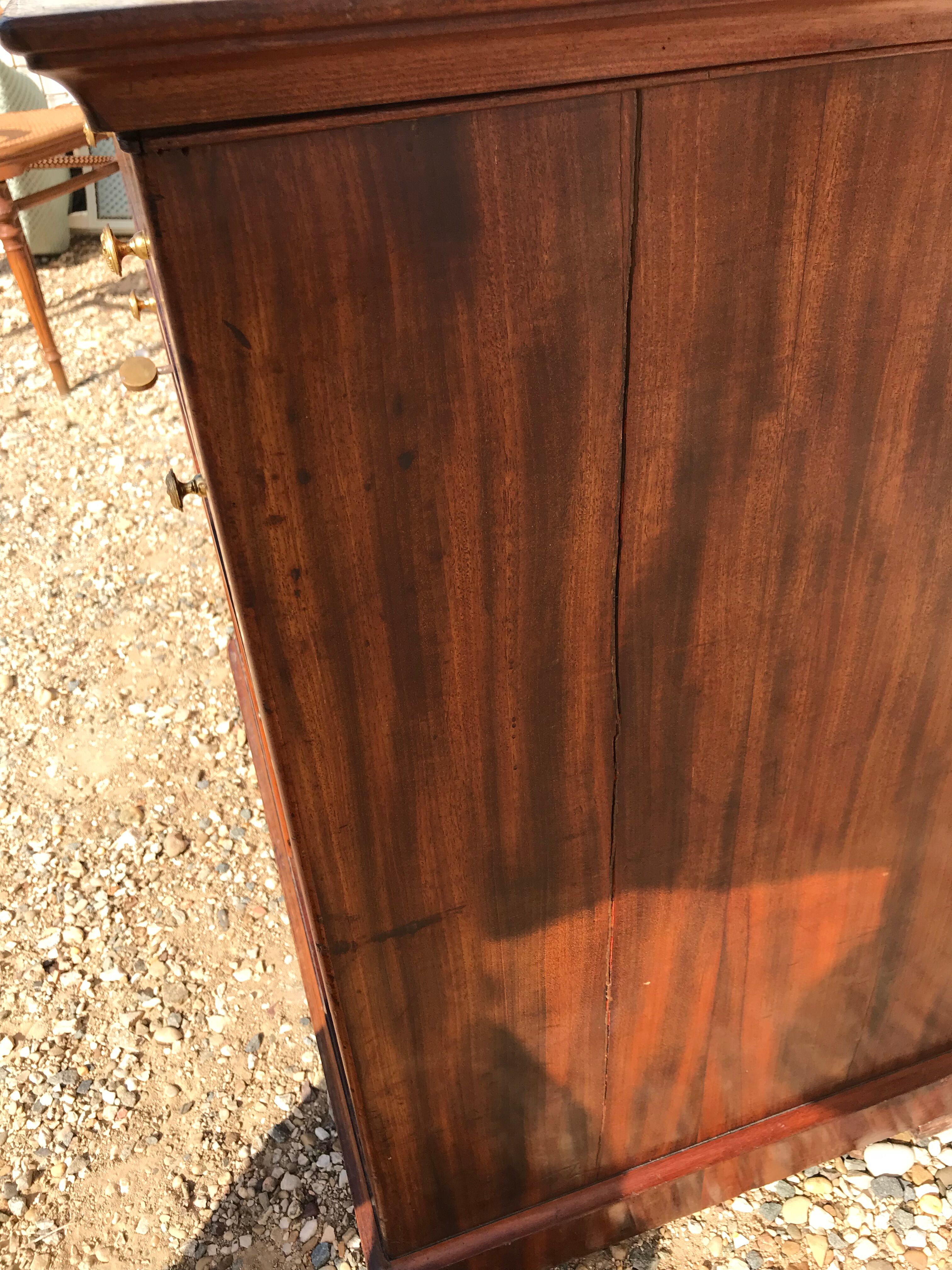 Entrance Cabinet / Buffet