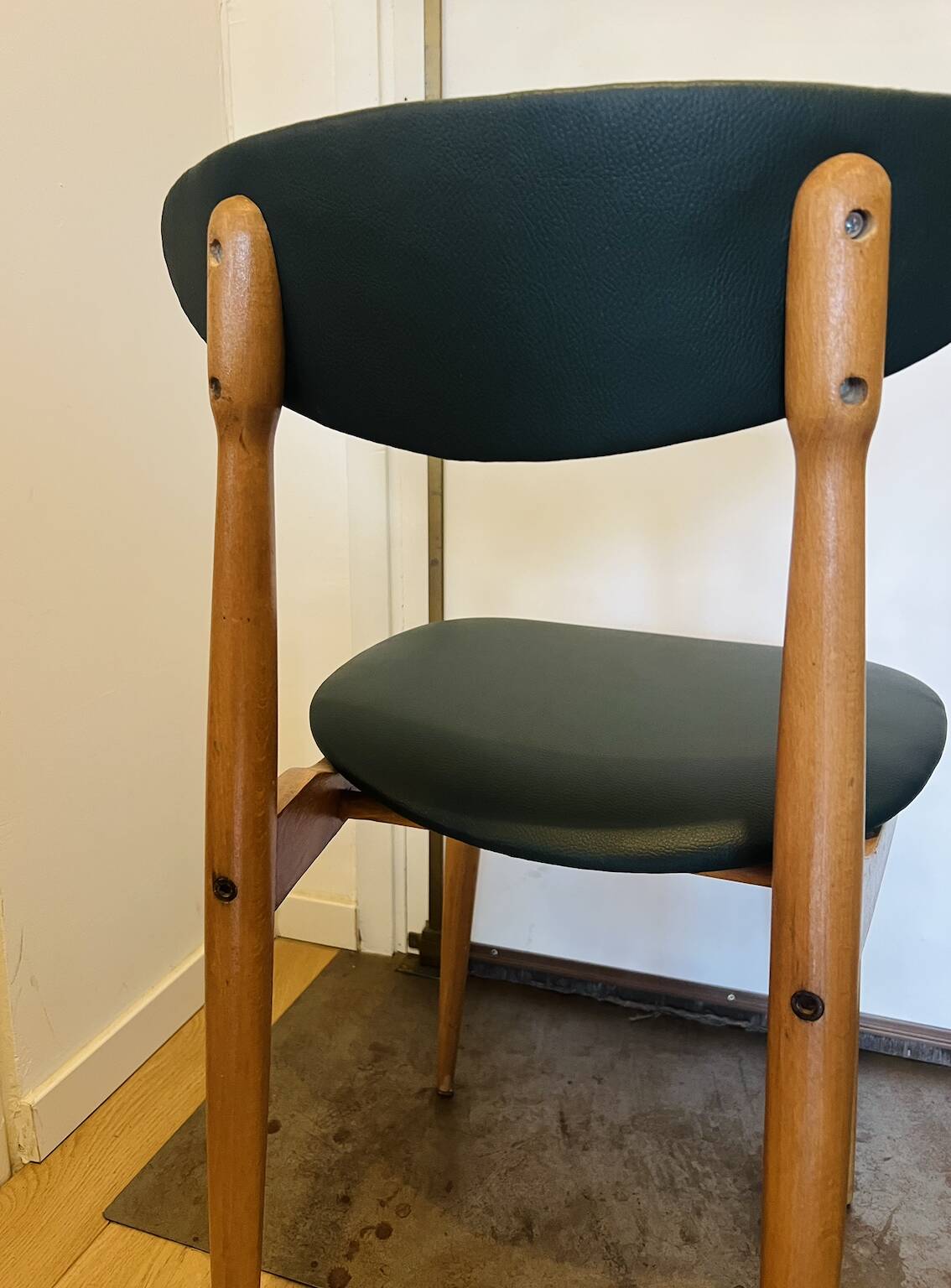 (Lot) 3 Chairs Pierre Guariche Model Licorne