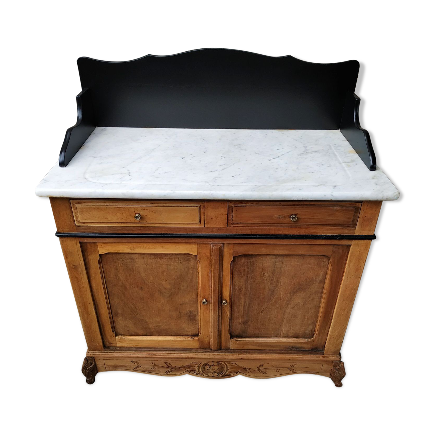 Old toilet table bahut