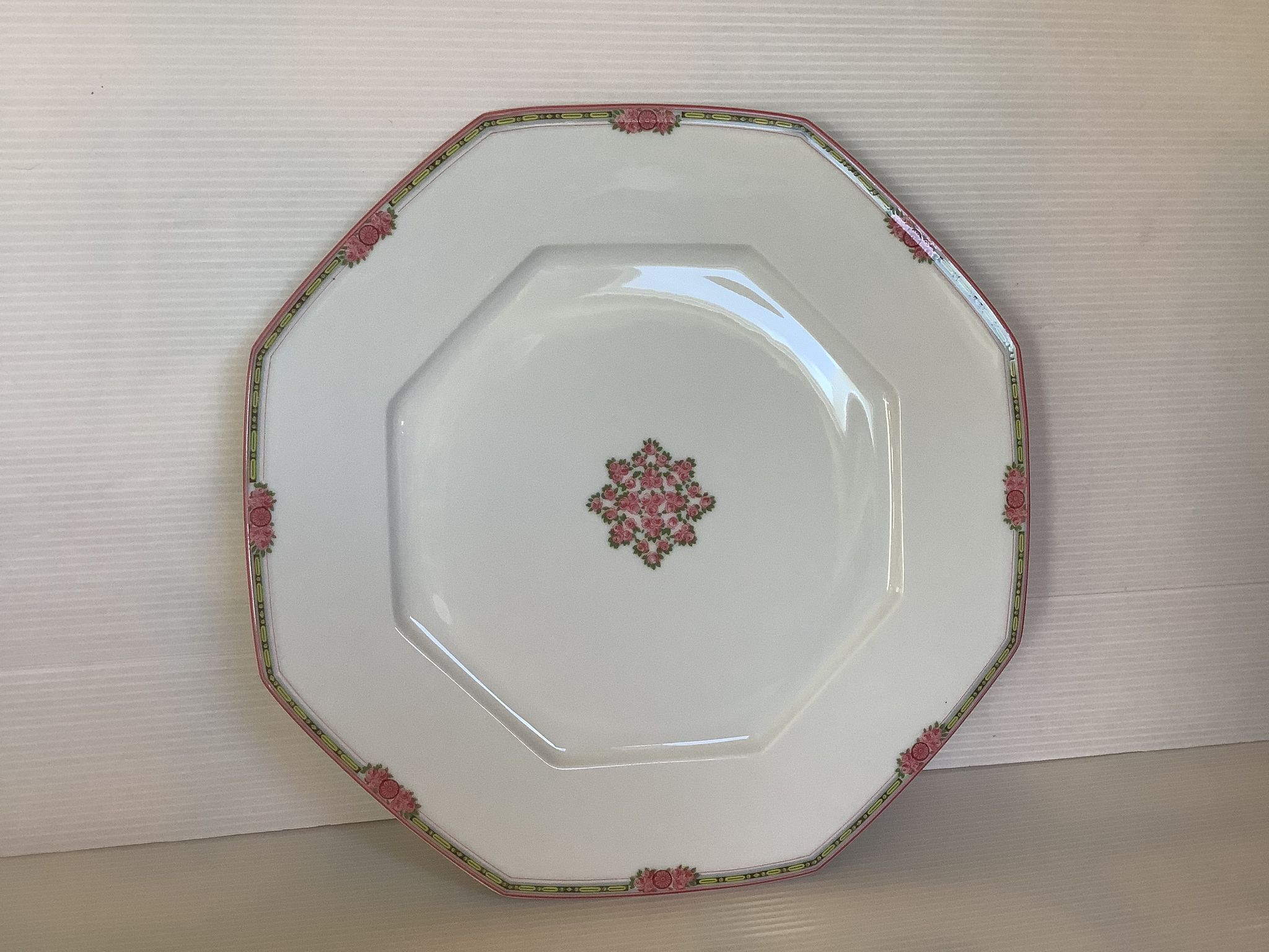 Assiette octogonale mille roses pyramide field Haviland Limoges