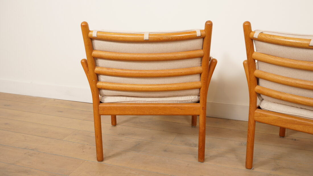 Set of 2 vintage armchairs | Illum Wikkelsø for Silkeborg | Model Genius | Teak