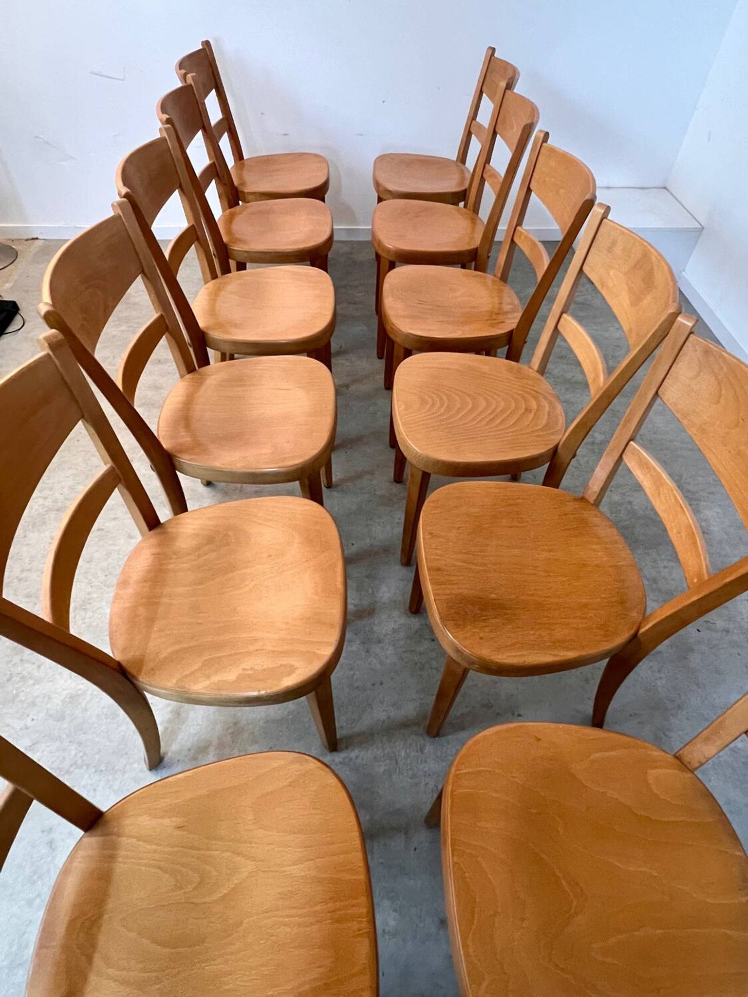 Lot 12 wooden bistro chairs by Horgen Glarus 70s vintage