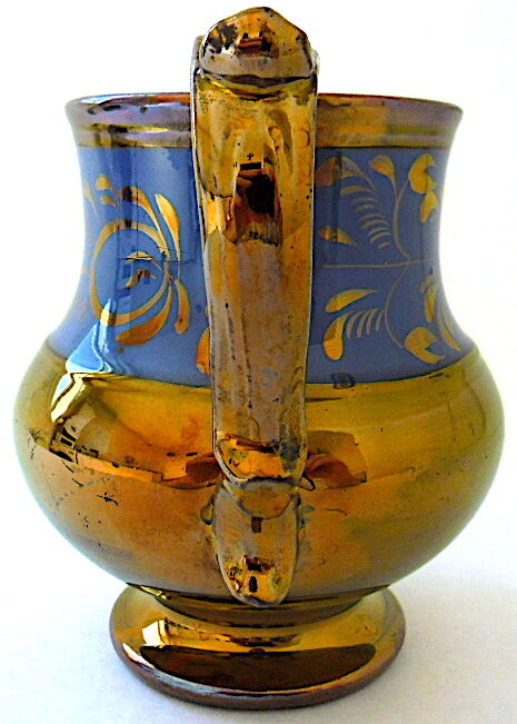 Paire de pichets en faïence lustrée du Staffordshire dite faïence de "Jersey"