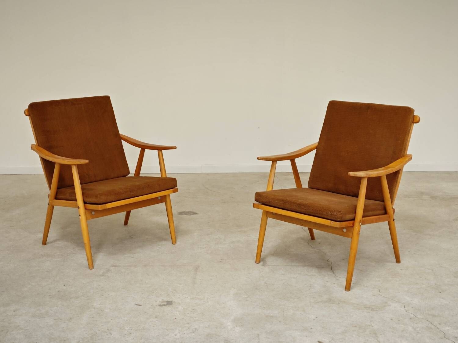 Pair of Boomerang Ton armchairs (Thonet) by Antonin Suman 1960
