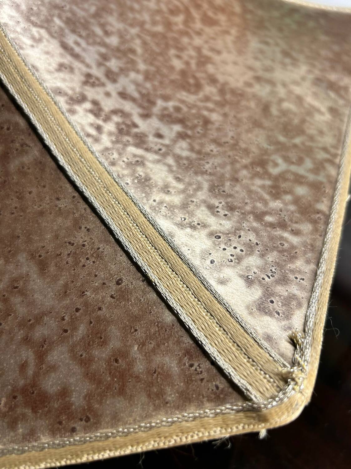 Large pagoda chandelier from the 70s